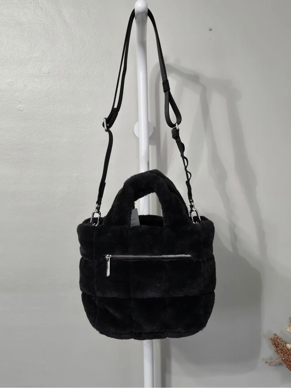 Lululemon Quilted Grid Tote Bag Mini 5L *Plush Fleece- NWT Black ⭐️